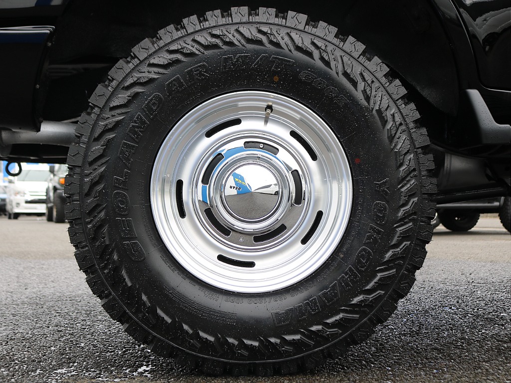 足元はDEANクロスカントリー16インチAWにYOKOHAMAジオランダータイヤを装着済み♪