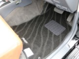 ＦＬＥＸグループは「すべての人に愛車を」をコンセプトに車種別に全国展開中！愛車と一緒に、ライフスタイルを充実させてもらいたいという思いで、ランクル仙台泉店では皆様のご要望になんでもお応えします♪
