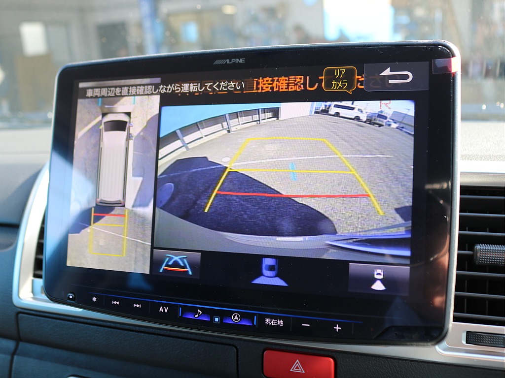 バックカメラ、パノラミックビューモニターも完備！