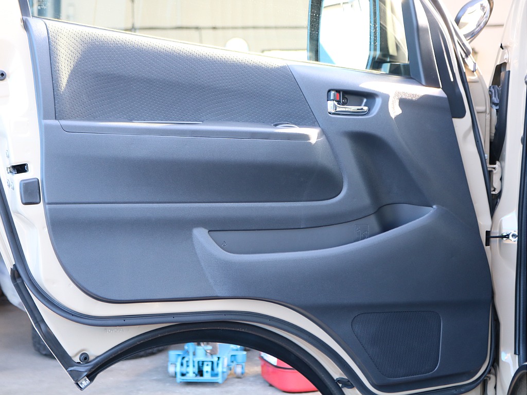 ＦＬＥＸグループは「すべての人に愛車を」をコンセプトに車種別に全国展開中！愛車と一緒に、ライフスタイルを充実させてもらいたいという思いで、ランクル仙台泉店では皆様のご要望になんでもお応えします♪