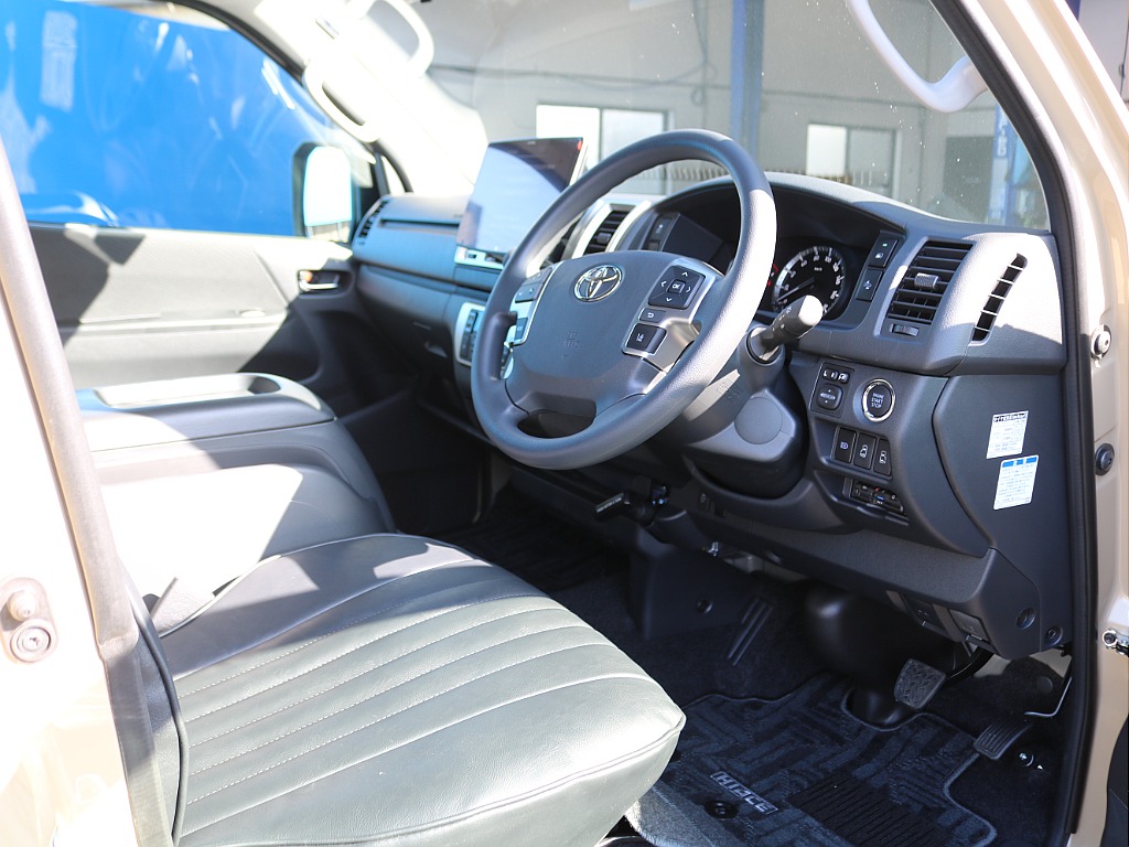 シンプルで使い勝手の良いハイエース！