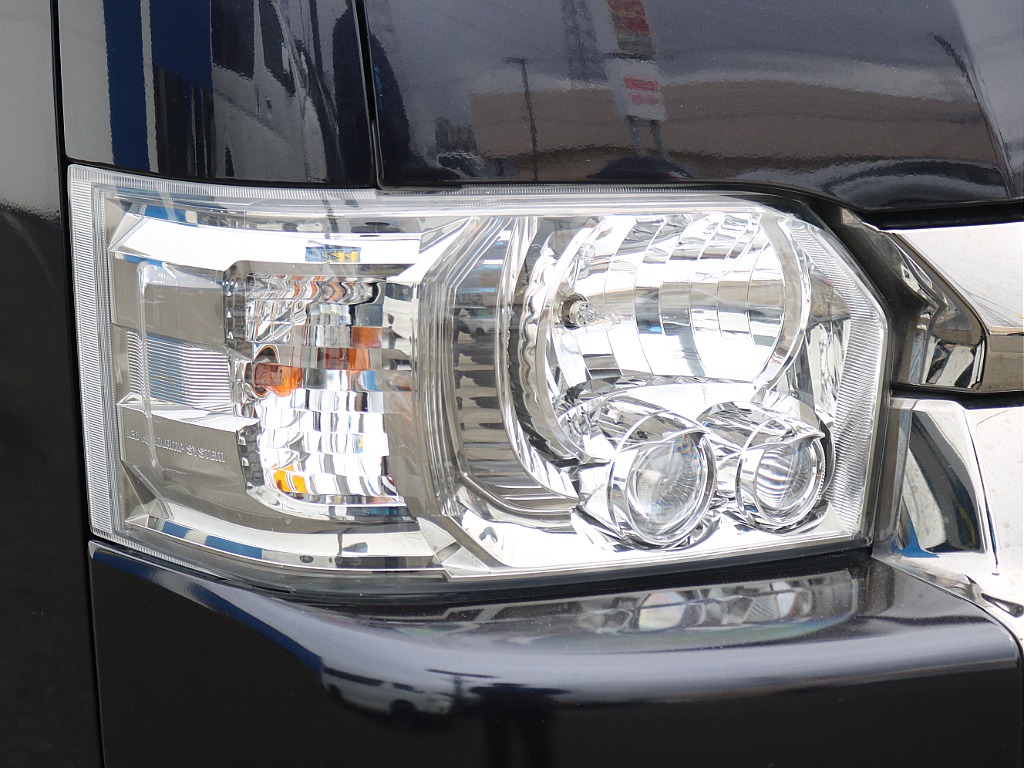 トヨタ ハイエースバン(9枚目)