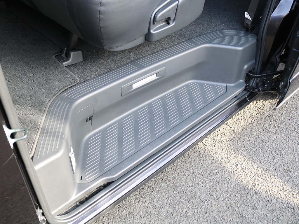 ＦＬＥＸグループは「すべての人に愛車を」をコンセプトに車種別に全国展開中！愛車と一緒に、ライフスタイルを充実させてもらいたいという思いで、ランクル仙台泉店では皆様のご要望になんでもお応えします♪