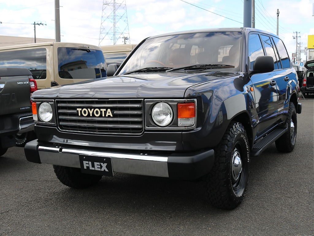 実際にご来店が難しい、遠方にお住まいのお客様もご安心ください！お電話やメールにてお車のご説明、ご覧になりたい箇所の追加画像、お見積書の郵送、と当店スタッフが丁寧に対応させていただきます♪