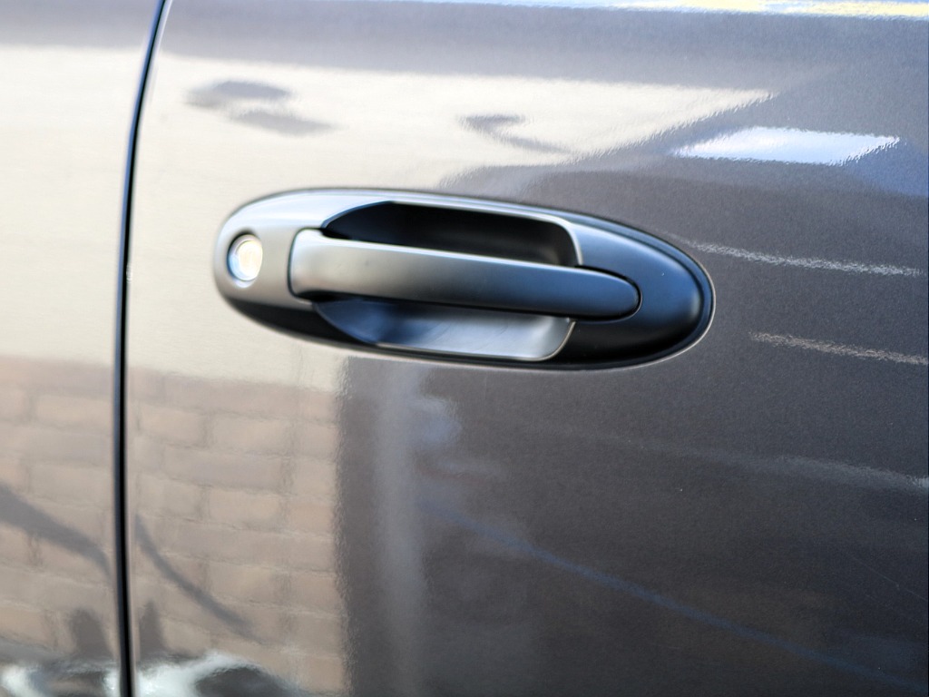 ＦＬＥＸグループは「すべての人に愛車を」をコンセプトに車種別に全国展開中！愛車と一緒に、ライフスタイルを充実させてもらいたいという思いで、ランクル仙台泉店では皆様のご要望になんでもお応えします♪