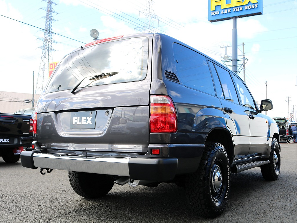 ＦＬＥＸグループは「すべての人に愛車を」をコンセプトに車種別に全国展開中！愛車と一緒に、ライフスタイルを充実させてもらいたいという思いで、ランクル仙台泉店では皆様のご要望になんでもお応えします♪