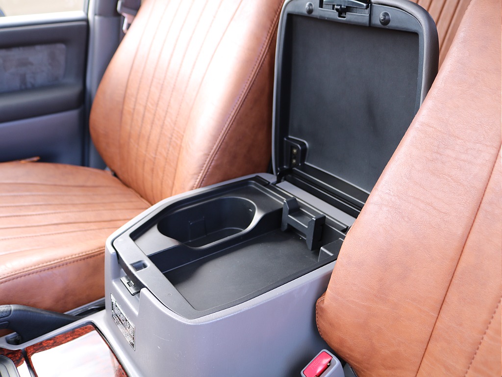 ＦＬＥＸグループは「すべての人に愛車を」をコンセプトに車種別に全国展開中！愛車と一緒に、ライフスタイルを充実させてもらいたいという思いで、ランクル仙台泉店では皆様のご要望になんでもお応えします♪