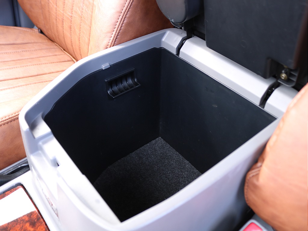 ＦＬＥＸグループは「すべての人に愛車を」をコンセプトに車種別に全国展開中！愛車と一緒に、ライフスタイルを充実させてもらいたいという思いで、ランクル仙台泉店では皆様のご要望になんでもお応えします♪