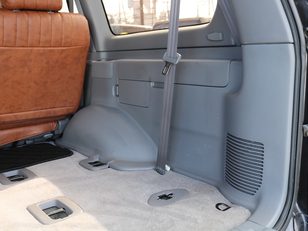 ＦＬＥＸグループは「すべての人に愛車を」をコンセプトに車種別に全国展開中！愛車と一緒に、ライフスタイルを充実させてもらいたいという思いで、ランクル仙台泉店では皆様のご要望になんでもお応えします♪