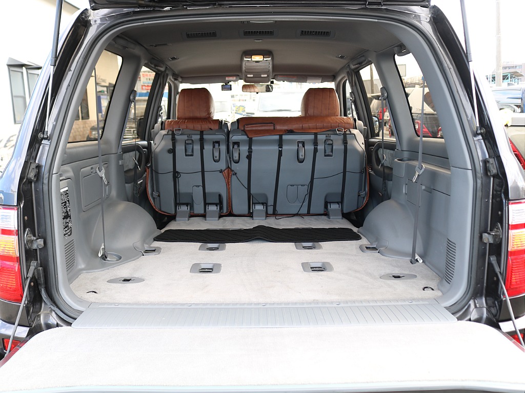 ＦＬＥＸグループは「すべての人に愛車を」をコンセプトに車種別に全国展開中！愛車と一緒に、ライフスタイルを充実させてもらいたいという思いで、ランクル仙台泉店では皆様のご要望になんでもお応えします♪