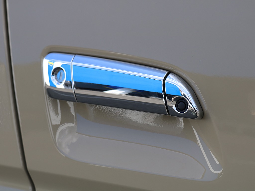 ＦＬＥＸグループは「すべての人に愛車を」をコンセプトに車種別に全国展開中！愛車と一緒に、ライフスタイルを充実させてもらいたいという思いで、ランクル仙台泉店では皆様のご要望になんでもお応えします♪