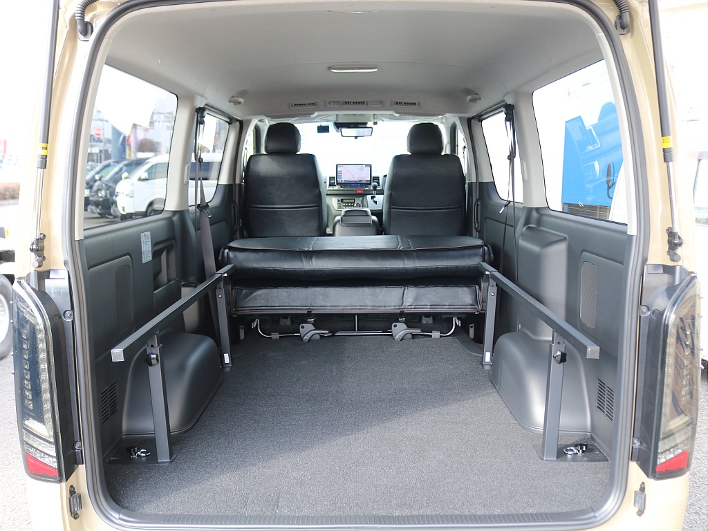 ＦＬＥＸグループは「すべての人に愛車を」をコンセプトに車種別に全国展開中！愛車と一緒に、ライフスタイルを充実させてもらいたいという思いで、ランクル仙台泉店では皆様のご要望になんでもお応えします♪