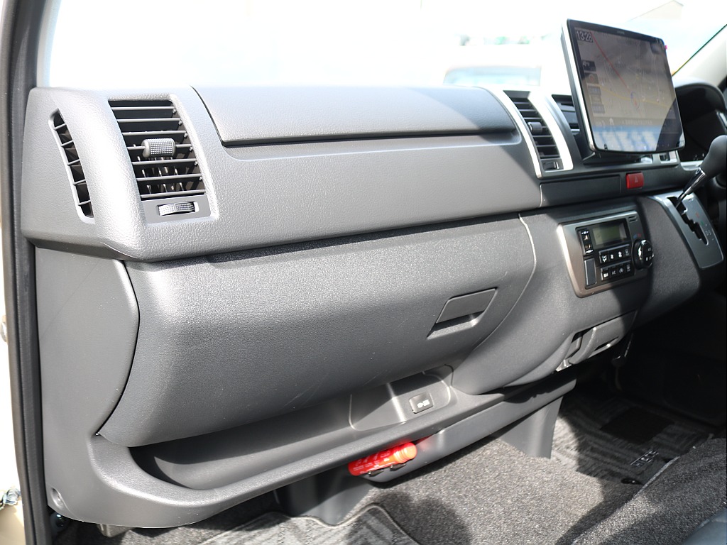 ＦＬＥＸグループは「すべての人に愛車を」をコンセプトに車種別に全国展開中！愛車と一緒に、ライフスタイルを充実させてもらいたいという思いで、ランクル仙台泉店では皆様のご要望になんでもお応えします♪