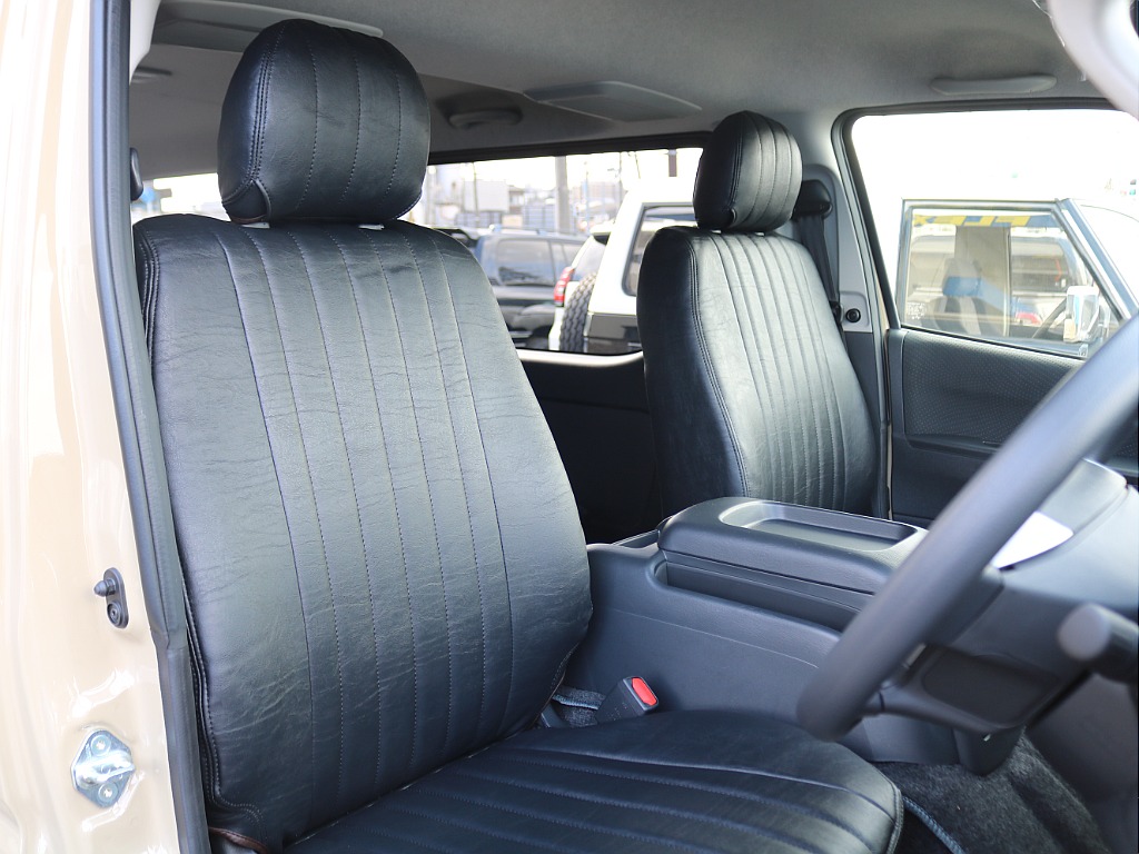 クラシックシートカバーを装着済み♪大人な雰囲気があります♪