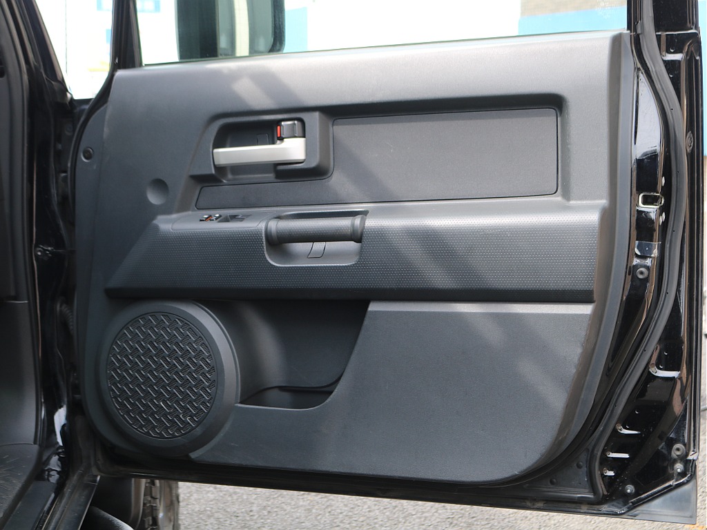 ＦＬＥＸグループは「すべての人に愛車を」をコンセプトに車種別に全国展開中！愛車と一緒に、ライフスタイルを充実させてもらいたいという思いで、ランクル仙台泉店では皆様のご要望になんでもお応えします♪