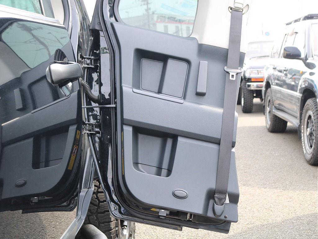 ＦＬＥＸグループは「すべての人に愛車を」をコンセプトに車種別に全国展開中！愛車と一緒に、ライフスタイルを充実させてもらいたいという思いで、ランクル仙台泉店では皆様のご要望になんでもお応えします♪