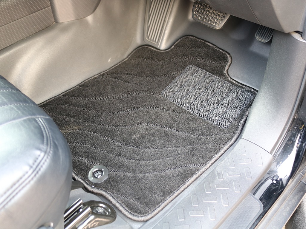 ＦＬＥＸグループは「すべての人に愛車を」をコンセプトに車種別に全国展開中！愛車と一緒に、ライフスタイルを充実させてもらいたいという思いで、ランクル仙台泉店では皆様のご要望になんでもお応えします♪