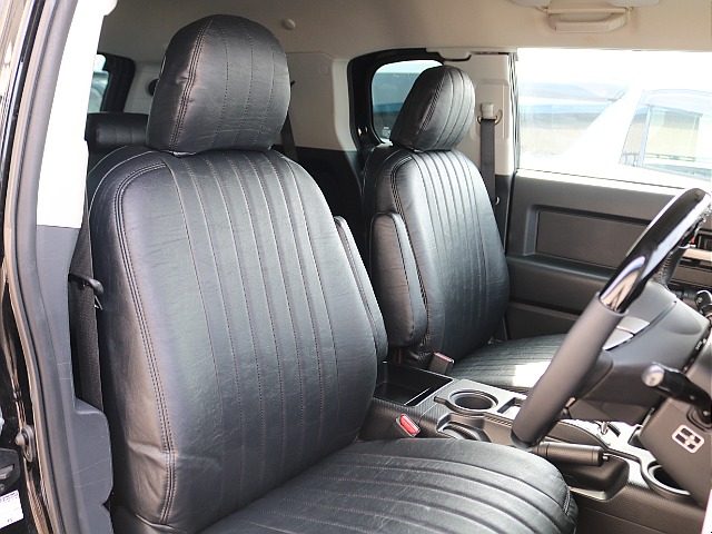 シートはクラシックシートカバーを装着♪落ち着いたカッコイイ雰囲気に♪
