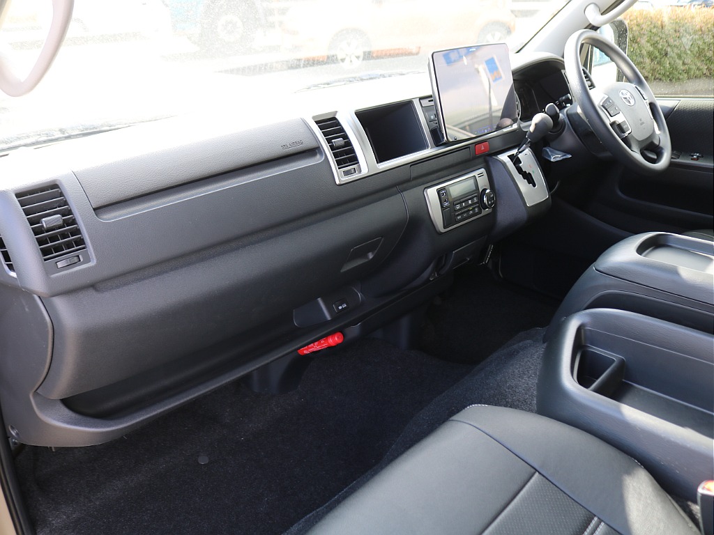 ＦＬＥＸグループは「すべての人に愛車を」をコンセプトに車種別に全国展開中！愛車と一緒に、ライフスタイルを充実させてもらいたいという思いで、ランクル仙台泉店では皆様のご要望になんでもお応えします♪