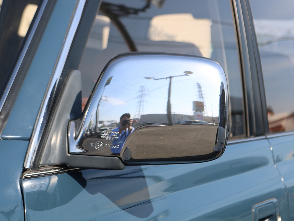 ＦＬＥＸグループは「すべての人に愛車を」をコンセプトに車種別に全国展開中！愛車と一緒に、ライフスタイルを充実させてもらいたいという思いで、ランクル仙台泉店では皆様のご要望になんでもお応えします♪