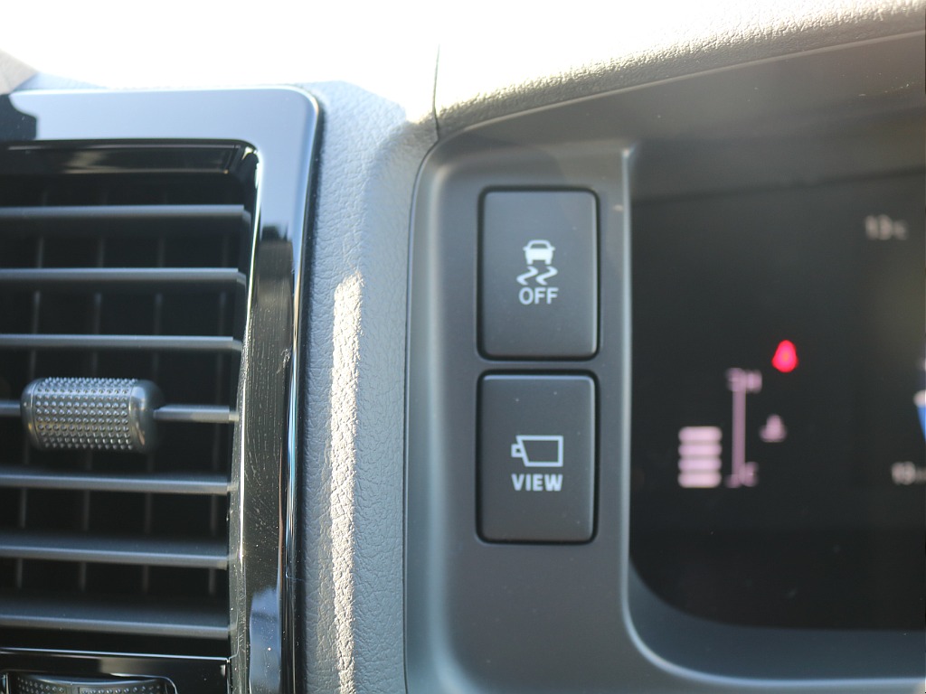 ＦＬＥＸグループは「すべての人に愛車を」をコンセプトに車種別に全国展開中！愛車と一緒に、ライフスタイルを充実させてもらいたいという思いで、ランクル仙台泉店では皆様のご要望になんでもお応えします♪