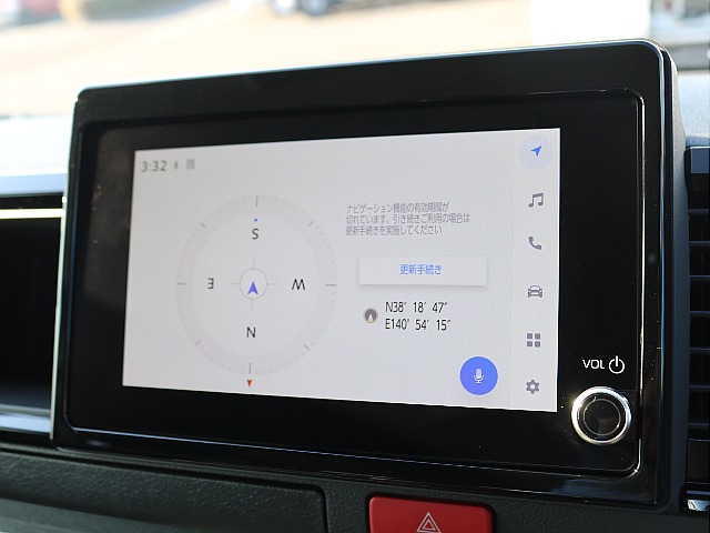 ナビは純正8インチディスプレイオーディオを装備済み♪