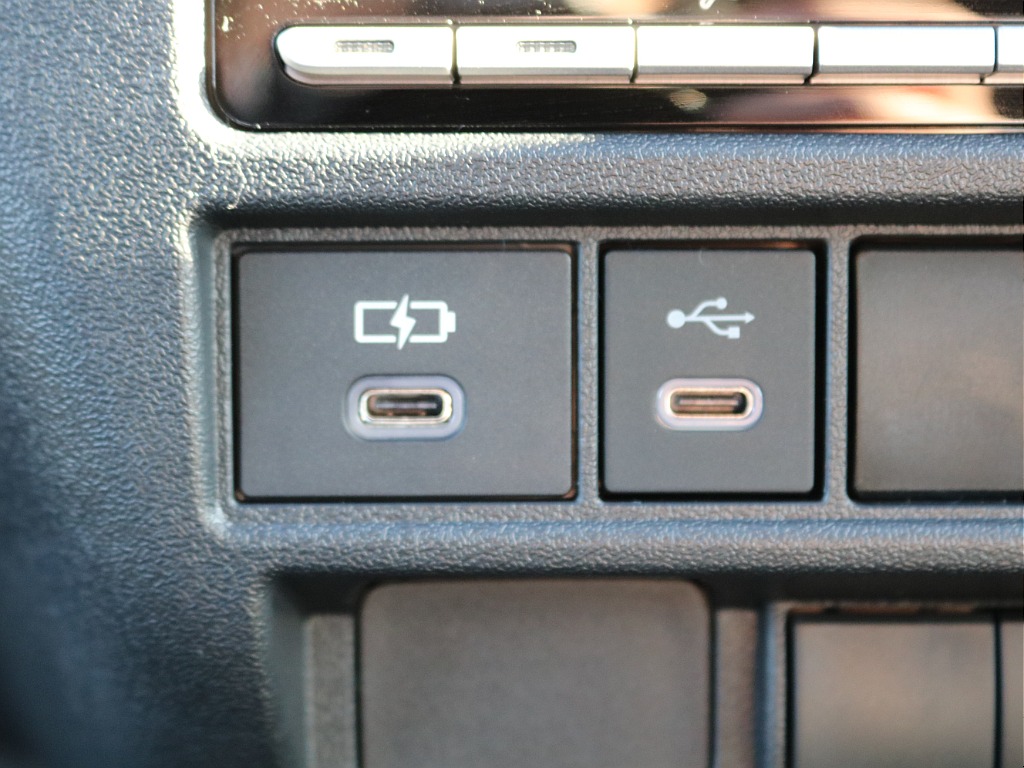 ＦＬＥＸグループは「すべての人に愛車を」をコンセプトに車種別に全国展開中！愛車と一緒に、ライフスタイルを充実させてもらいたいという思いで、ランクル仙台泉店では皆様のご要望になんでもお応えします♪