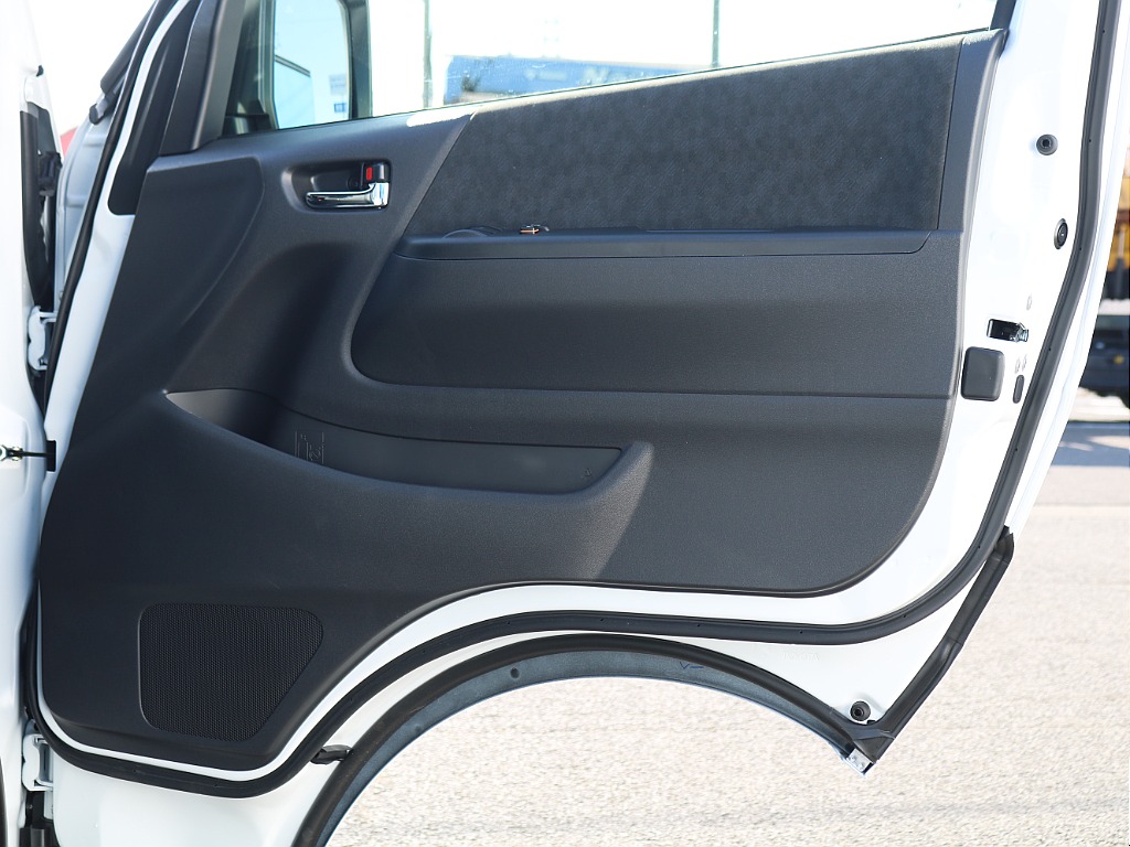 ＦＬＥＸグループは「すべての人に愛車を」をコンセプトに車種別に全国展開中！愛車と一緒に、ライフスタイルを充実させてもらいたいという思いで、ランクル仙台泉店では皆様のご要望になんでもお応えします♪