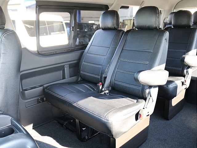 シートには見た目◎、お手入れ性◎なシートカバーを装着済みです♪