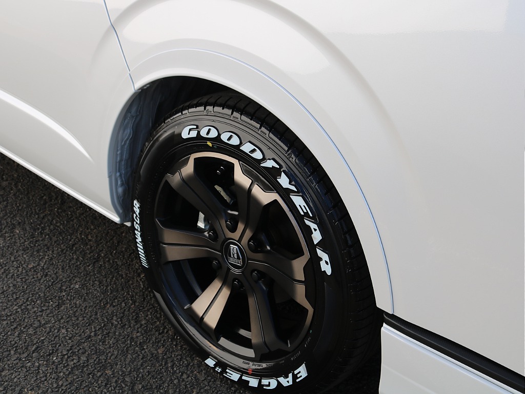 ＦＬＥＸグループは「すべての人に愛車を」をコンセプトに車種別に全国展開中！愛車と一緒に、ライフスタイルを充実させてもらいたいという思いで、ランクル仙台泉店では皆様のご要望になんでもお応えします♪