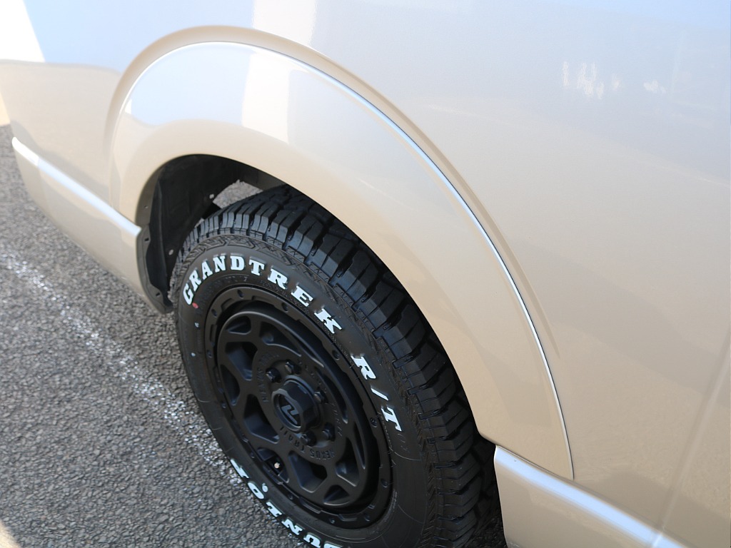 ＦＬＥＸグループは「すべての人に愛車を」をコンセプトに車種別に全国展開中！愛車と一緒に、ライフスタイルを充実させてもらいたいという思いで、ランクル仙台泉店では皆様のご要望になんでもお応えします♪