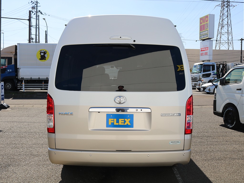 ＦＬＥＸグループは「すべての人に愛車を」をコンセプトに車種別に全国展開中！愛車と一緒に、ライフスタイルを充実させてもらいたいという思いで、ランクル仙台泉店では皆様のご要望になんでもお応えします♪