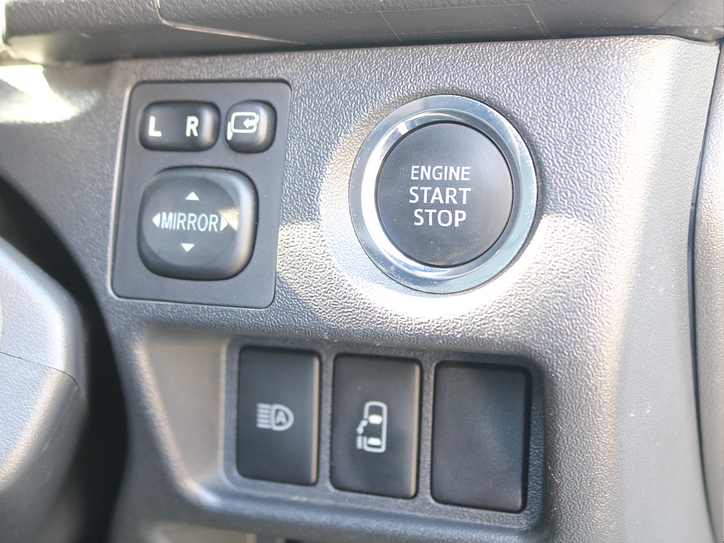 ＦＬＥＸグループは「すべての人に愛車を」をコンセプトに車種別に全国展開中！愛車と一緒に、ライフスタイルを充実させてもらいたいという思いで、ランクル仙台泉店では皆様のご要望になんでもお応えします♪