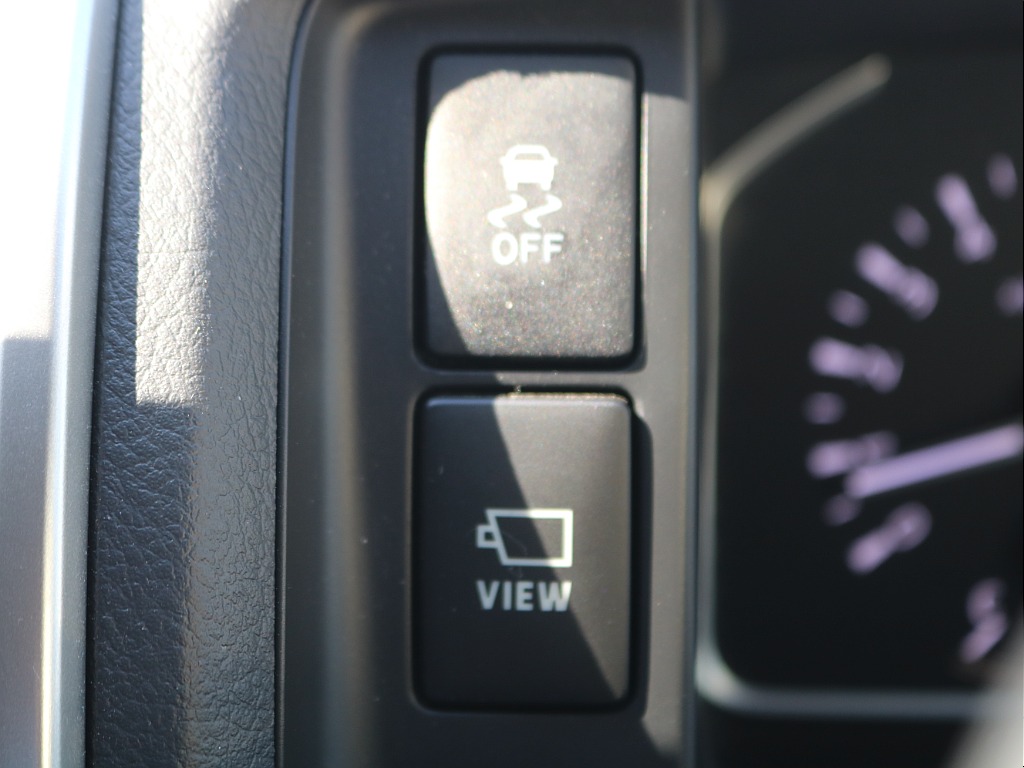 ＦＬＥＸグループは「すべての人に愛車を」をコンセプトに車種別に全国展開中！愛車と一緒に、ライフスタイルを充実させてもらいたいという思いで、ランクル仙台泉店では皆様のご要望になんでもお応えします♪