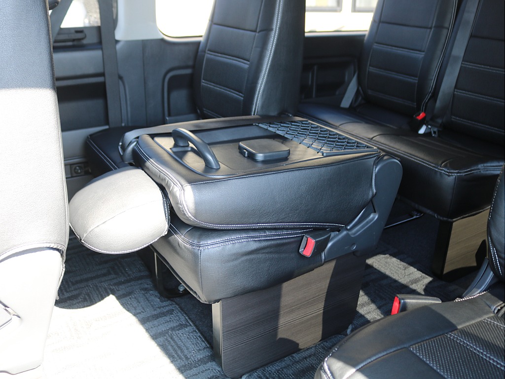 リクライニング加工をすると前にも倒せます♪