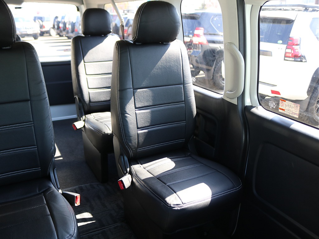 スライドドア側の座席にはISOFIXが付けれますので小さいお子様がいる方でも安心です♪