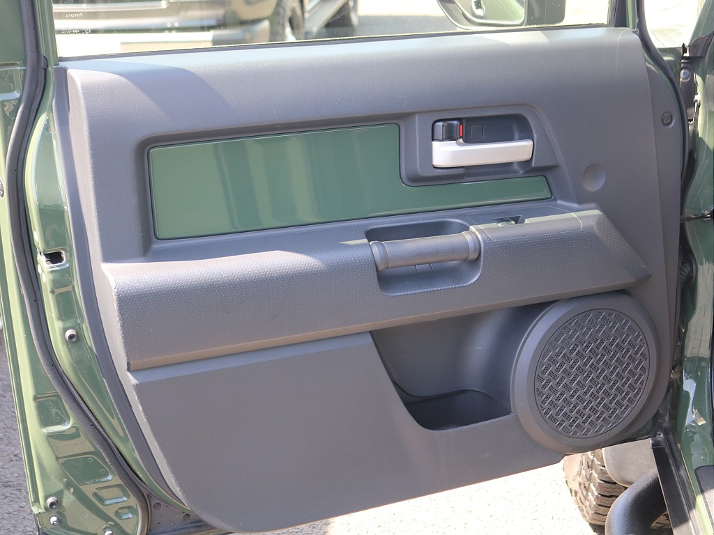 ＦＬＥＸグループは「すべての人に愛車を」をコンセプトに車種別に全国展開中！愛車と一緒に、ライフスタイルを充実させてもらいたいという思いで、ランクル仙台泉店では皆様のご要望になんでもお応えします♪