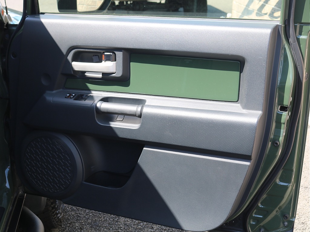 ＦＬＥＸグループは「すべての人に愛車を」をコンセプトに車種別に全国展開中！愛車と一緒に、ライフスタイルを充実させてもらいたいという思いで、ランクル仙台泉店では皆様のご要望になんでもお応えします♪