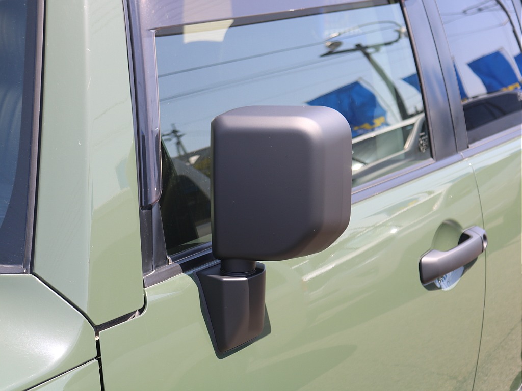 ＦＬＥＸグループは「すべての人に愛車を」をコンセプトに車種別に全国展開中！愛車と一緒に、ライフスタイルを充実させてもらいたいという思いで、ランクル仙台泉店では皆様のご要望になんでもお応えします♪