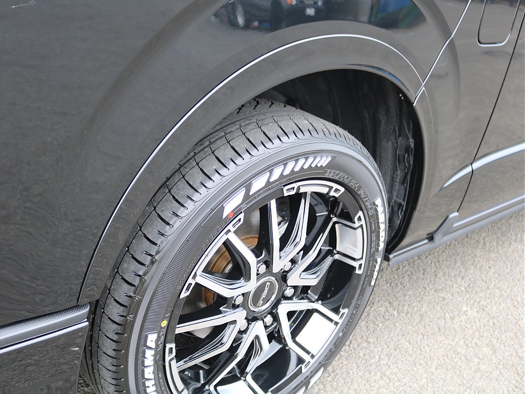 ＦＬＥＸグループは「すべての人に愛車を」をコンセプトに車種別に全国展開中！愛車と一緒に、ライフスタイルを充実させてもらいたいという思いで、ランクル仙台泉店では皆様のご要望になんでもお応えします♪