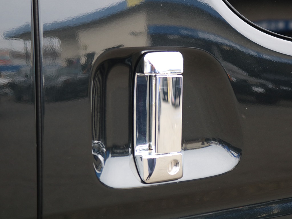 ＦＬＥＸグループは「すべての人に愛車を」をコンセプトに車種別に全国展開中！愛車と一緒に、ライフスタイルを充実させてもらいたいという思いで、ランクル仙台泉店では皆様のご要望になんでもお応えします♪