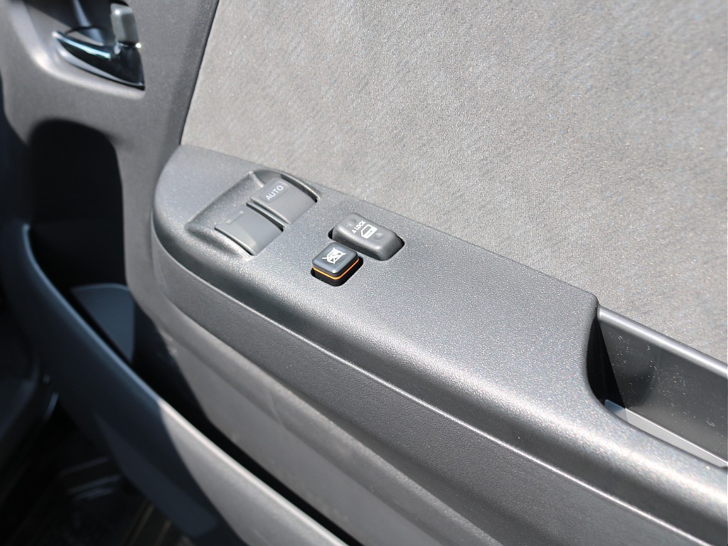 ＦＬＥＸグループは「すべての人に愛車を」をコンセプトに車種別に全国展開中！愛車と一緒に、ライフスタイルを充実させてもらいたいという思いで、ランクル仙台泉店では皆様のご要望になんでもお応えします♪