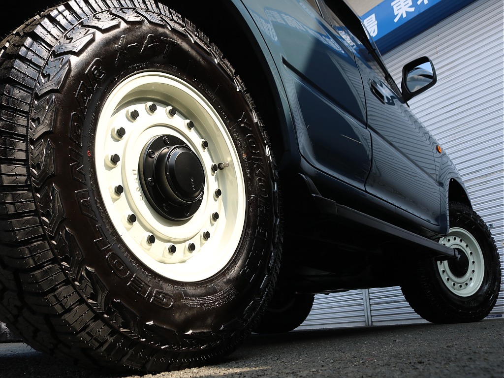 ＦＬＥＸグループは「すべての人に愛車を」をコンセプトに車種別に全国展開中！愛車と一緒に、ライフスタイルを充実させてもらいたいという思いで、ランクル仙台泉店では皆様のご要望になんでもお応えします♪