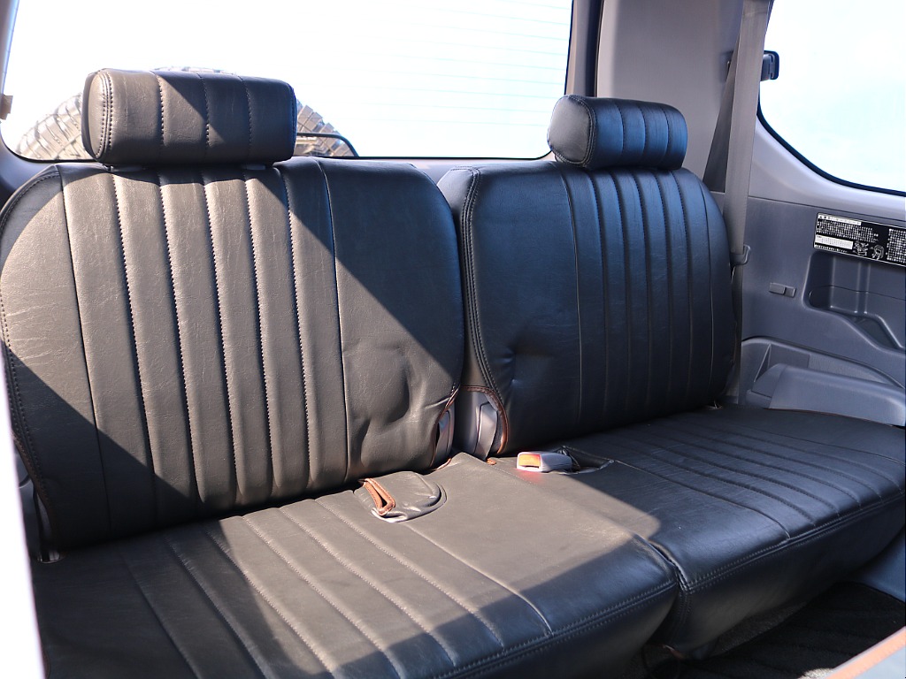 8人乗車のお車です！ご家族ご友人と大人数での旅行やドライブでお使いいただけます！