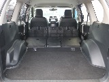 セカンドシートを倒すことで荷室スペースがより広がります♪キャンプやアウトドアなど幅広く活躍することでしょう♪