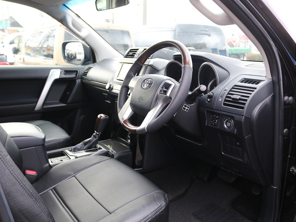 トヨタ&nbsp;ランドクルーザープラド&nbsp;プラド2.7TXアルジェント クロス 4WD&nbsp;【ブラックカラー】【2インチリフトアップ】&nbsp;宮城県の詳細画像&nbsp;その3