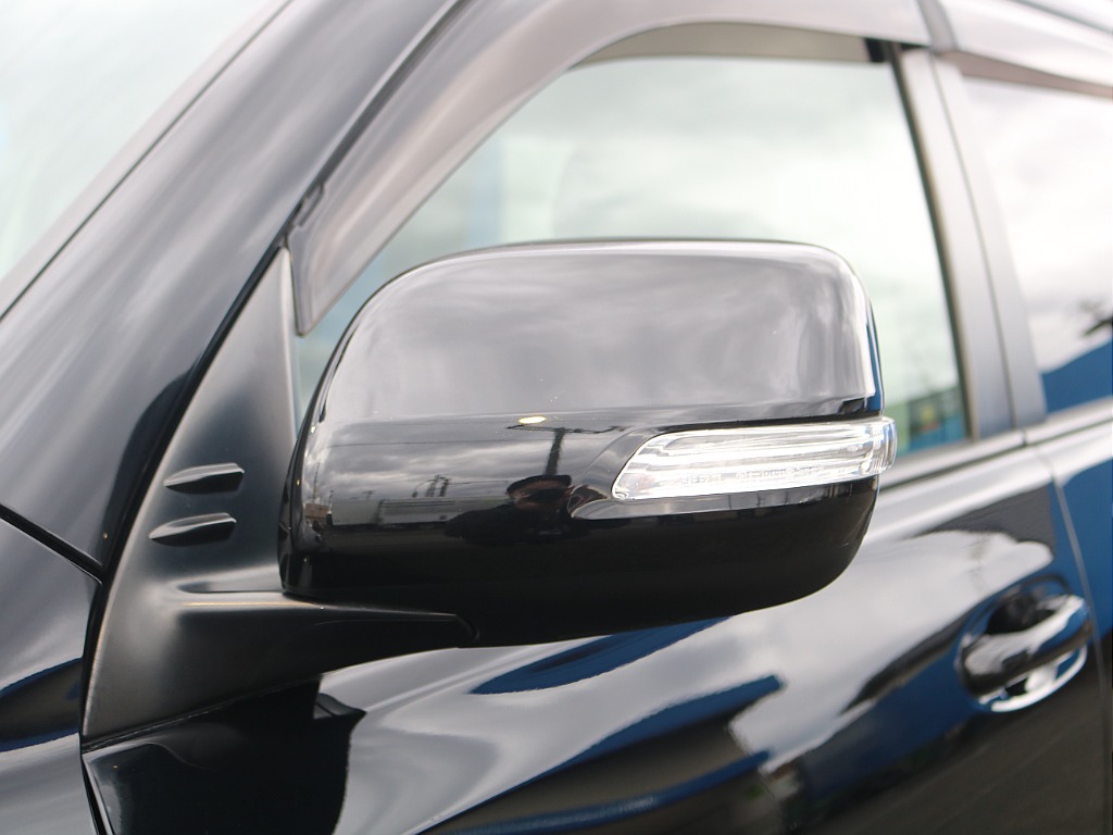 ＦＬＥＸグループは「すべての人に愛車を」をコンセプトに車種別に全国展開中！愛車と一緒に、ライフスタイルを充実させてもらいたいという思いで、ランクル仙台泉店では皆様のご要望になんでもお応えします♪