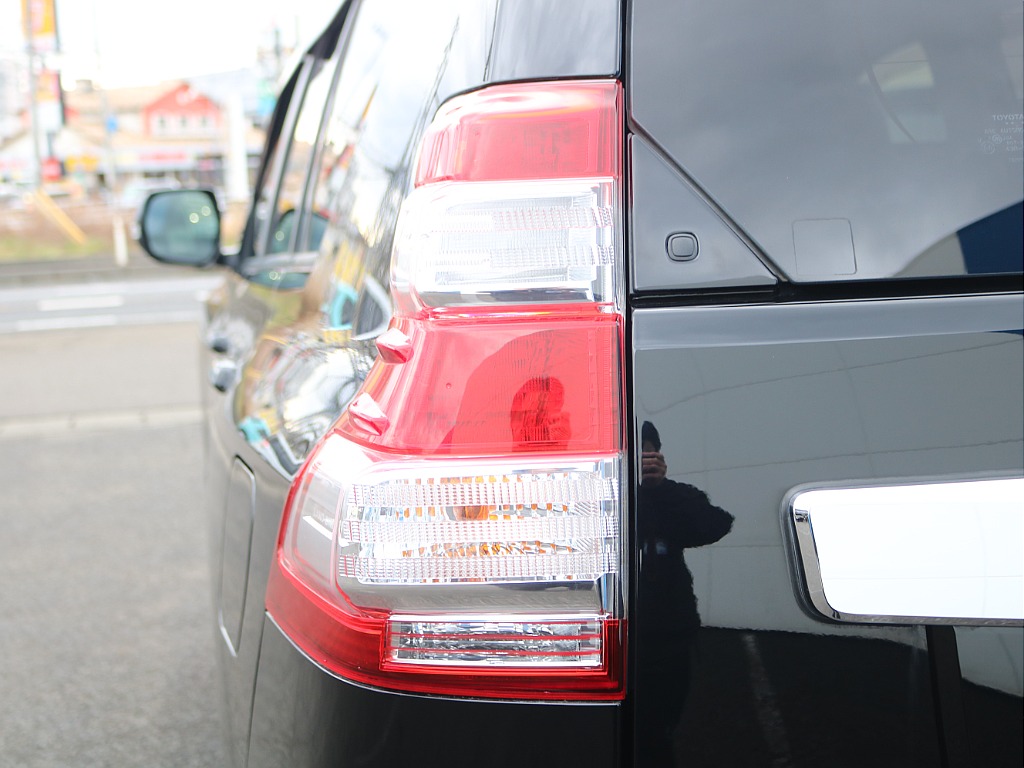 ＦＬＥＸグループは「すべての人に愛車を」をコンセプトに車種別に全国展開中！愛車と一緒に、ライフスタイルを充実させてもらいたいという思いで、ランクル仙台泉店では皆様のご要望になんでもお応えします♪