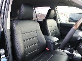 シートにはブラックレザー調シートカバーを装着済み♪高級感のある仕上がりになっております♪