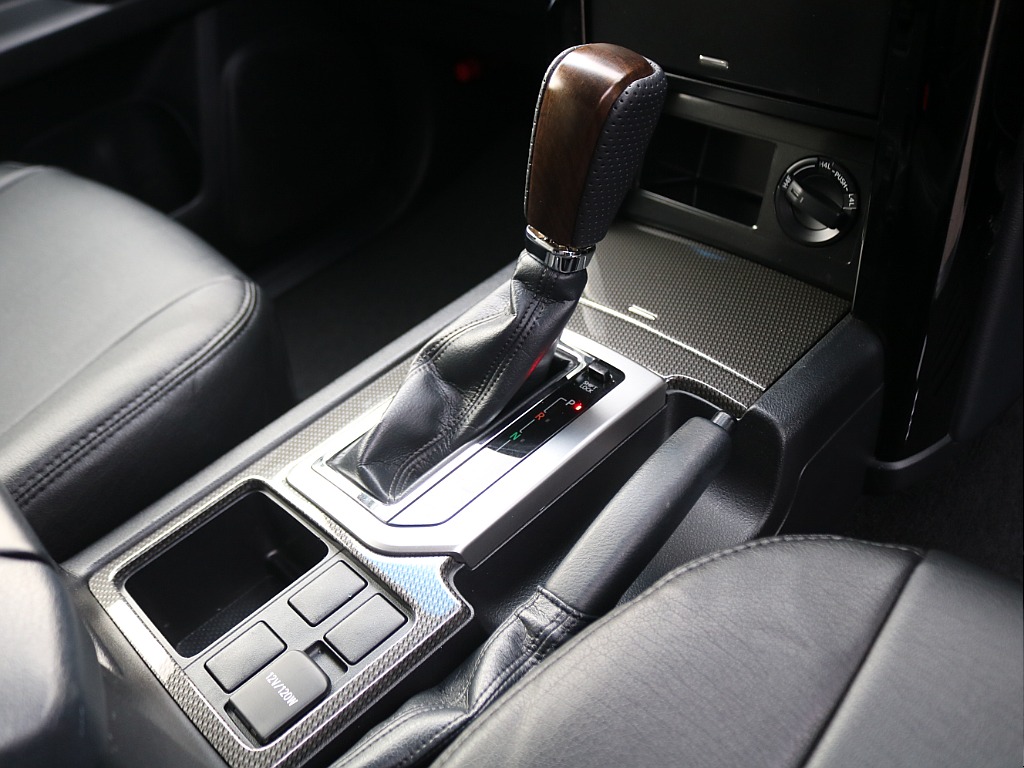 ＦＬＥＸグループは「すべての人に愛車を」をコンセプトに車種別に全国展開中！愛車と一緒に、ライフスタイルを充実させてもらいたいという思いで、ランクル仙台泉店では皆様のご要望になんでもお応えします♪